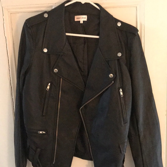 Sunset + Spring faux moto jacket with patches. - Picture 2 of 5